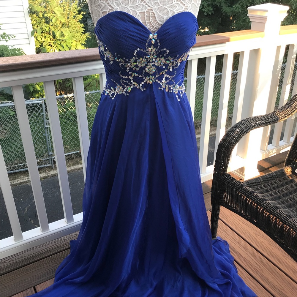 Gorgeous prom IZIDRESS maxi dress